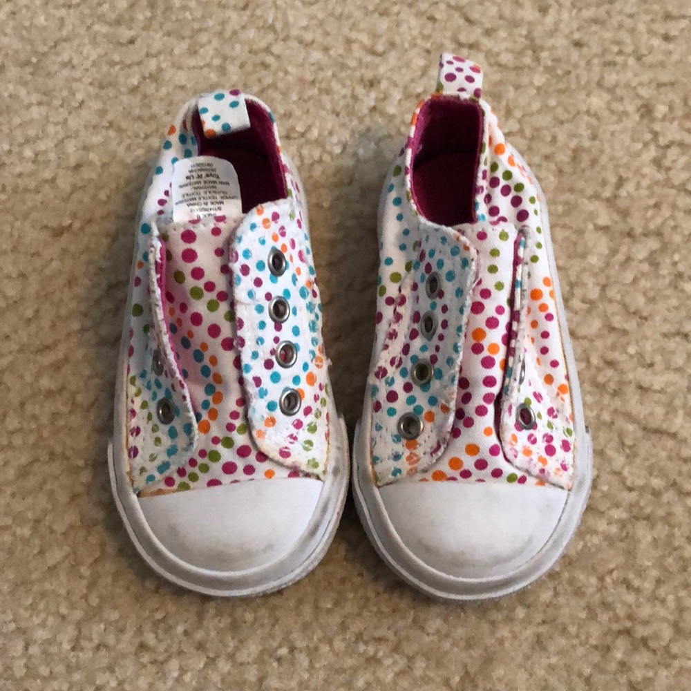 Girls size 6 shoes